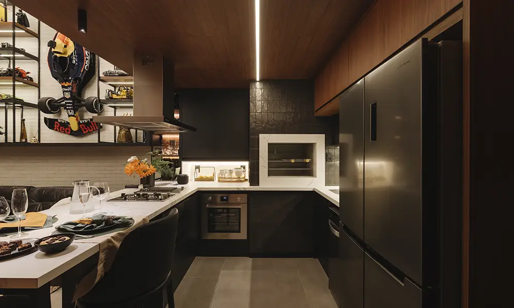 cozinha pequena e escura
